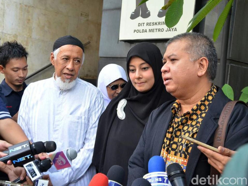Is Hengkang dari Payung Teduh, Putri Aisyah Resmi Janda Al Habsyi Is Hengkang dari Payung Teduh, Putri Aisyah Resmi Janda Al Habsyi