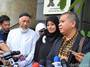 Is Hengkang dari Payung Teduh, Putri Aisyah Resmi Janda Al Habsyi Is Hengkang dari Payung Teduh, Putri Aisyah Resmi Janda Al Habsyi