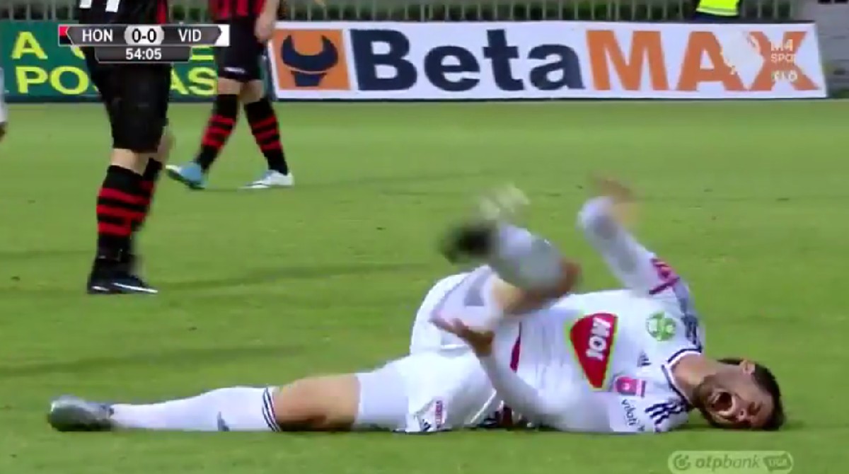 Danko Lazovic dan aksi diving-nya (Foto: Youtube)