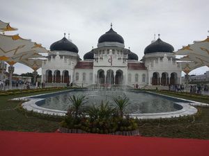 Jadwal Buka Puasa Hari Ini dan Imsak Besok untuk Banda Aceh-Bandar Lampung