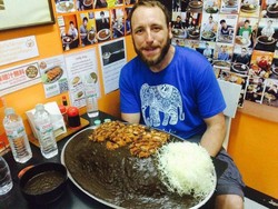 Kalau Bisa Habiskan 9 Kg Nasi Kari dalam 1 Jam, Restoran Ini Akan Beri Rp 11 Juta!