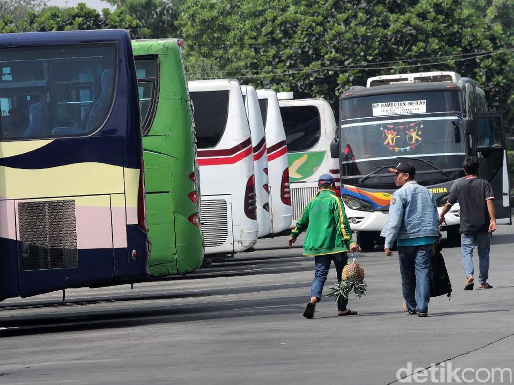 Dishub DKI Uji Kelaikan 884 Bus di 3 Terminal Besar Dishub DKI Uji Kelaikan 884 Bus di 3 Terminal Besar