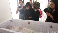 Suasana Duka Saat Yana Zein Meninggal Dunia
