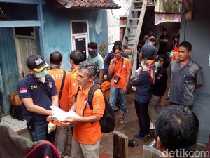 Densus Sita Ember Hingga Baut dari Kontrakan Bomber Kampung Melayu