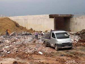 Rumah H. Sanawi Tengah Tol di Tegal Berakhir