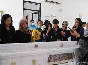 Wig Juga Jadi Cara Yana Zein Tutupi Penyakitnya Wig Juga Jadi Cara Yana Zein Tutupi Penyakitnya