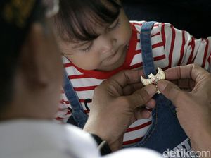 Hari Lahir Pancasila, KAI Bagi-bagi Pin Garuda