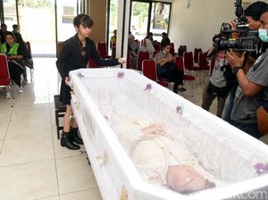 Yana Zein Meninggal Dunia, Bunga Citra Lestari Kok Manyun?