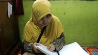 Penyandang Tunanetra Antusias Belajar Alquran Braille