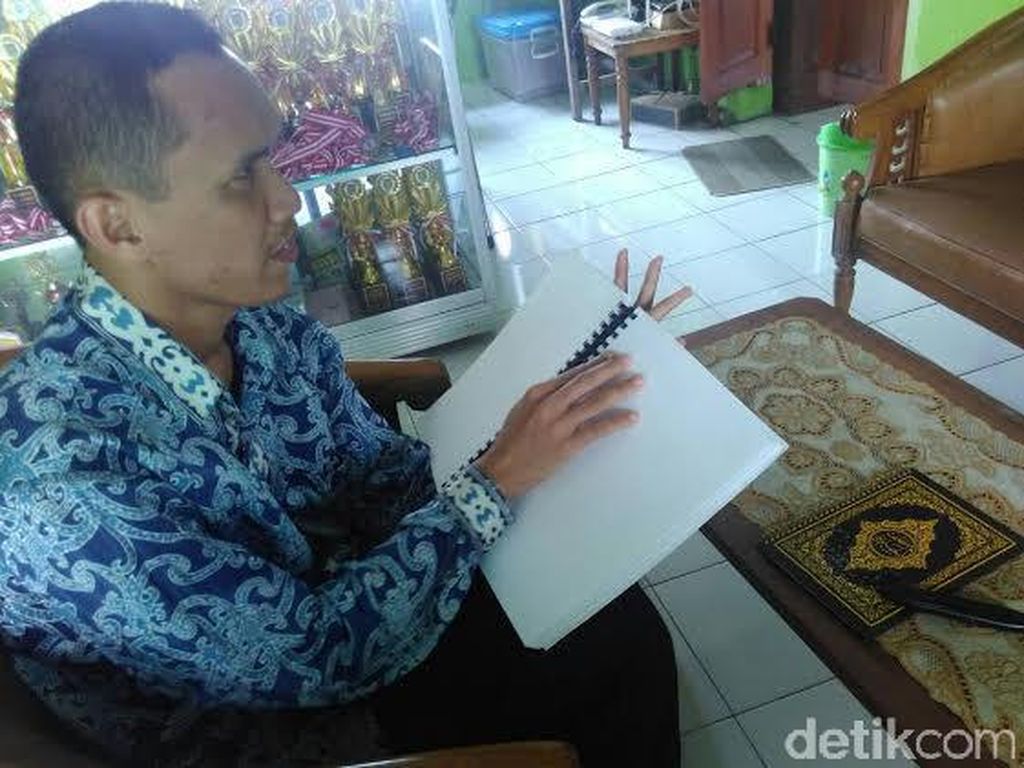 Fuad, Tunanetra Penghafal Alquran Ingin Studi S-2 di Australia Fuad, Tunanetra Penghafal Alquran Ingin Studi S-2 di Australia