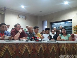 Pengacara Habib Rizieq Bandingkan Transparansi dengan Kasus Ahok
