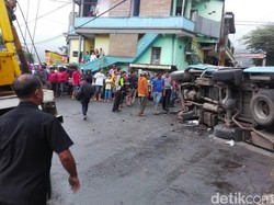 Minibus Rombongan Bukber asal Nganjuk Terguling, 1 Meninggal Dunia