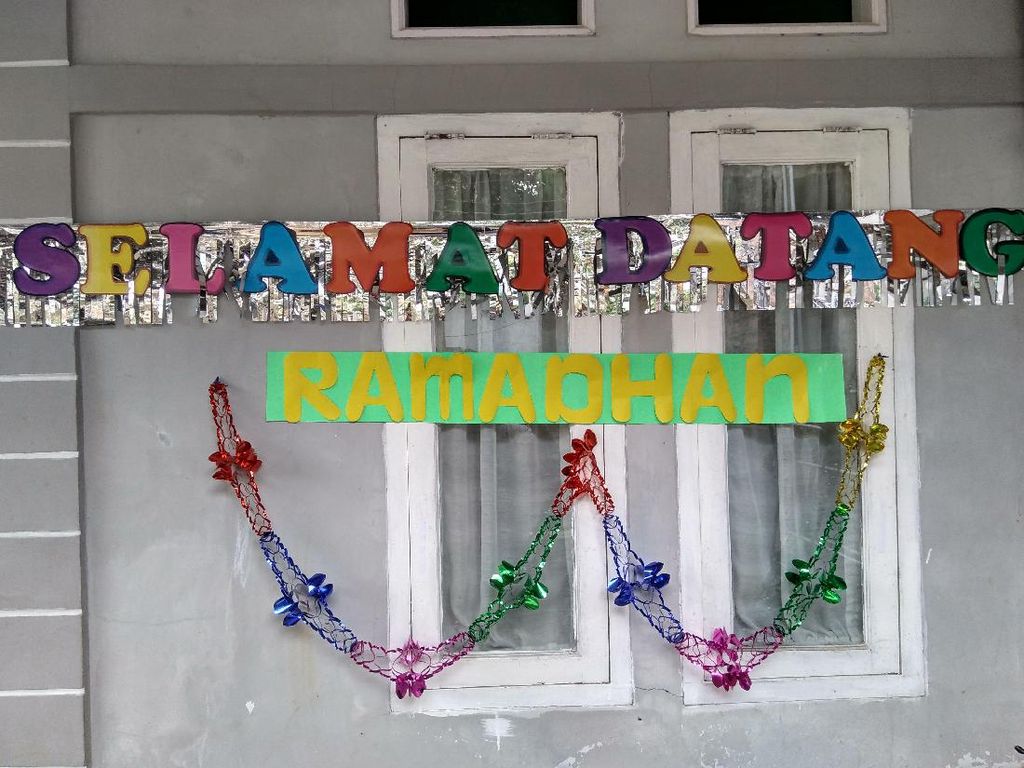 Niken Terkesan Warga Kompleknya Hias Rumah Saat Ramadan