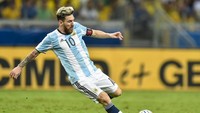 Lionel Messi juga sama seperti Zidane. Usai gagal di Copa America Centenario memutuskan mundur dari timnas Argentina. Tapi, keputusan itu dianulir karena banyak bujukan. (Pedro Vilela/Getty Images)