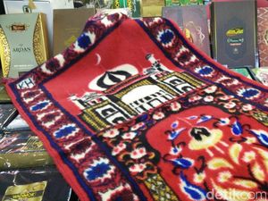 Bentuk Sajadah Pertama dalam Islam dan Perkembangannya