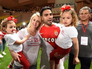Monaco Perpanjang Kontrak Falcao