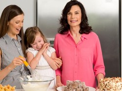 28 Tahun Tidak Konsumsi Gula, Wanita 70 Tahun Ini Tetap Cantik dan Awet Muda