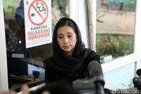 Wow! Ayu Azhari Kok Berani Tak Pakai Bra di Depan Menteri?