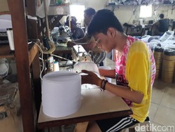 Ramadan, Pengrajin Kopiah di Pasuruan Kewalahan Terima Orderan