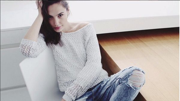 Penampilan Polos Si Cantik Gal Gadot