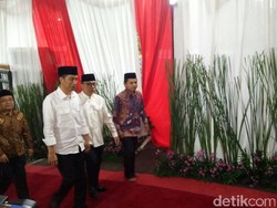 Presiden Jokowi Hadiri Acara Buka Puasa di Rumah Zulkifli Hasan