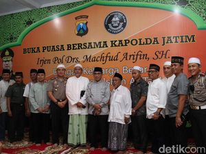 Safari ke Ponpes, Kapolda Jatim Ajak Ulama Jaga Kebinekaan NKRI Safari ke Ponpes, Kapolda Jatim Ajak Ulama Jaga Kebinekaan NKRI