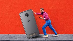 Bermain dengan Moto Z2 Play dan Moto Mods
