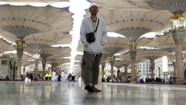 Ikhlas Berbagi Berbuah Tanah Suci