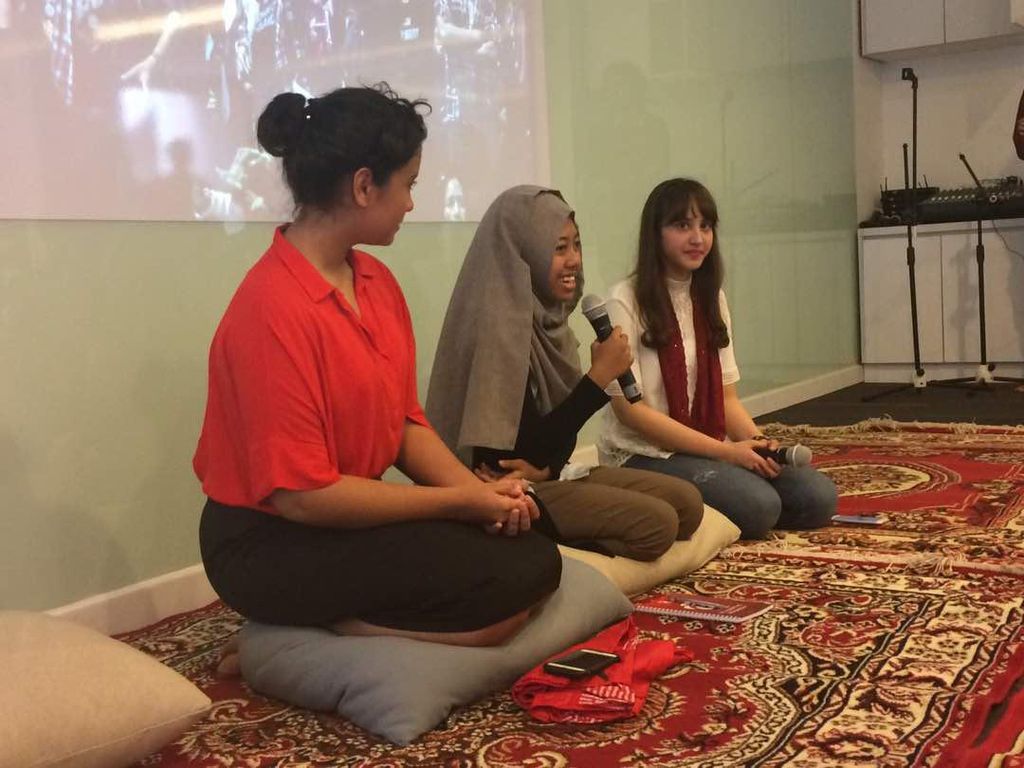 Pesan Afi dan Gloria ke Generasi Milenial untuk Jaga Pancasila Pesan Afi dan Gloria ke Generasi Milenial untuk Jaga Pancasila