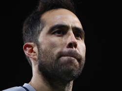 Ederson Segera Bergabung Manchester City, Bravo Tak Khawatir