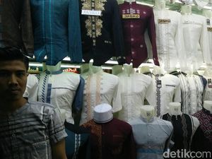 Jualan Baju Koko, Pedagang Tanah Abang Raup Omzet Rp 50 Juta/Hari