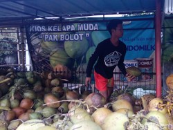 Bulan Ramadan, Omzet Penjual Kelapa di Garut Capai Rp 6 Juta per Hari