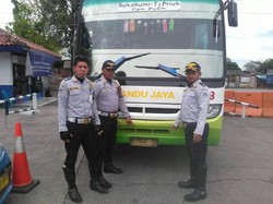 3 Bus Dikandangkan Dishub Jaktim dari Terminal Bayangan