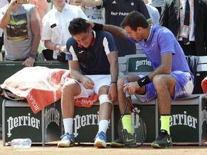 Tangisan Almagro, Pelukan Del Potro Tangisan Almagro, Pelukan Del Potro