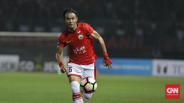 Maman Abdurahman mencetak gol bunuh diri di babak pertama.