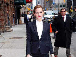 Dear Netizen, Emma Watson Minta Tolong Temukan Cincinnya yang Hilang