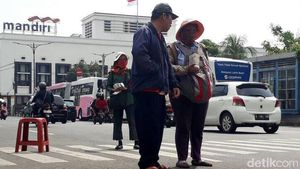 Jasa Penukaran Uang Receh Telah Menjamur