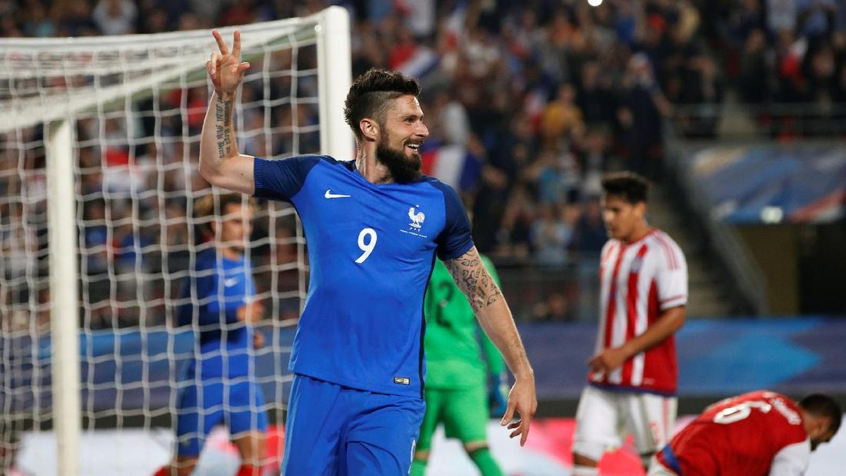 Olivier Giroud merayakan gol ketiganya ke gawang Paraguay. Prancis menang 5-0 di laga ini. (Foto: Reuters / Stephane Mahe)