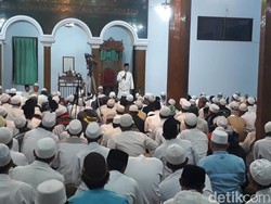 60 Tahun Berburu Lailatul Qadar dengan Khotmul Quran Keliling