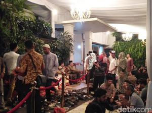 Anies dan Politisi Golkar Hadiri Buka Puasa di Rumah Akbar Tanjung