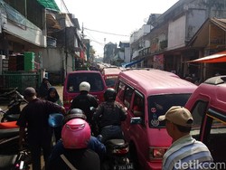 Warga Keluhkan Kesemrawutan Lalin Menuju Stasiun Sukabumi