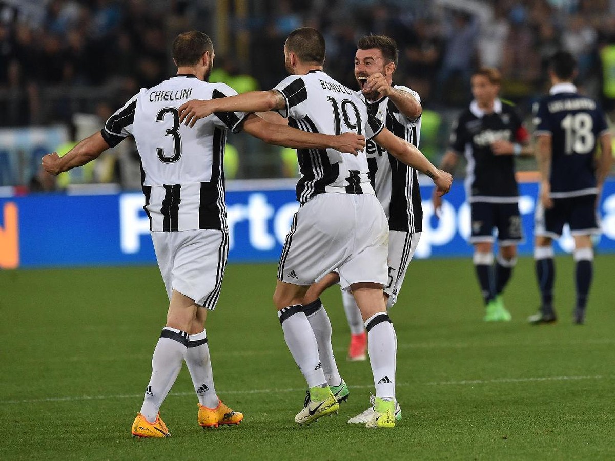Trio bek Juventus, Giorgio Chiellini, Leonardo Bonucci, Andrea Barzagli. (Foto: Giuseppe Bellini/Getty Images)