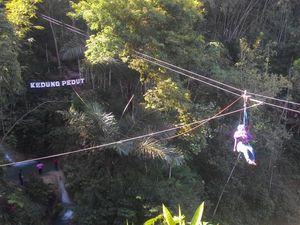 Wisata Air Hingga Adrenalin di Kedung Pedut, Kulon Progo