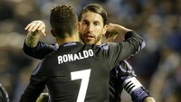 Sergio Ramos. Di periode 2009-2018, Ramos bahu membahu dengan CR7 di Real Madrid. Tapi saat Ramos setim dengan Messi di PSG, ia menyebut La Pulga sebagai pemain paling hebat yang pernah ada.  Foto: REUTERS/Miguel Vidal