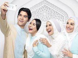 Momen Berbagi Prilly dan Al Ghazali di Bulan Suci