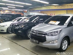 Cara Untung Beli Mobil Bekas, Cari yang Belum Setahun