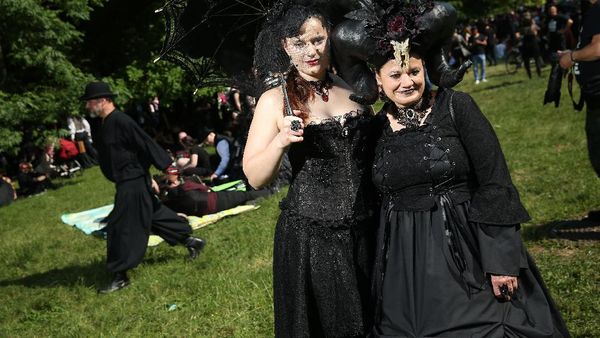 Ketika Orang-orang Gotik Kumpul Piknik