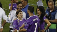 Georgina Rodriguez usai kemenangan Real Madrid di final Liga Champions musim lalu. Georgina kerap hadir di stadion menonton aksi Ronaldo (Reuters/Phil Noble)