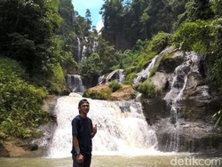 Cianjur Punya Air Terjun Secantik Ini