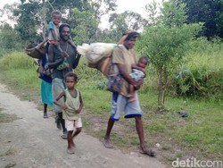 Ojek Lintas Negara Tanpa Rem di Merauke